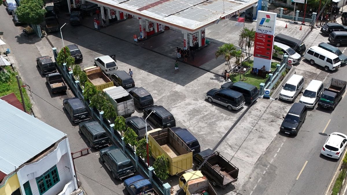 Antrean BBM Mengular hingga 1 Kilometer, Ombudsman Sebut Ada Indikasi Masalah Distribusi dan Kuota