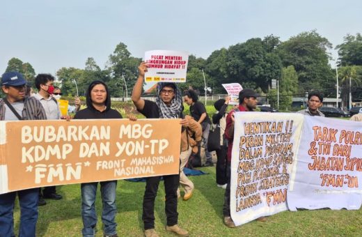Massa Aksi 20 Oktober Padati Tugu Tani, Soroti Karhutla dan Angka Keracunan MBG