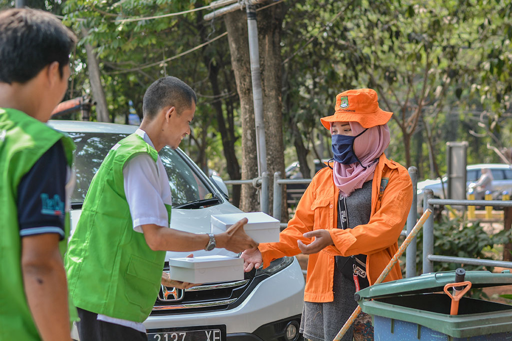 Manfaat Berbagi Kebaikan