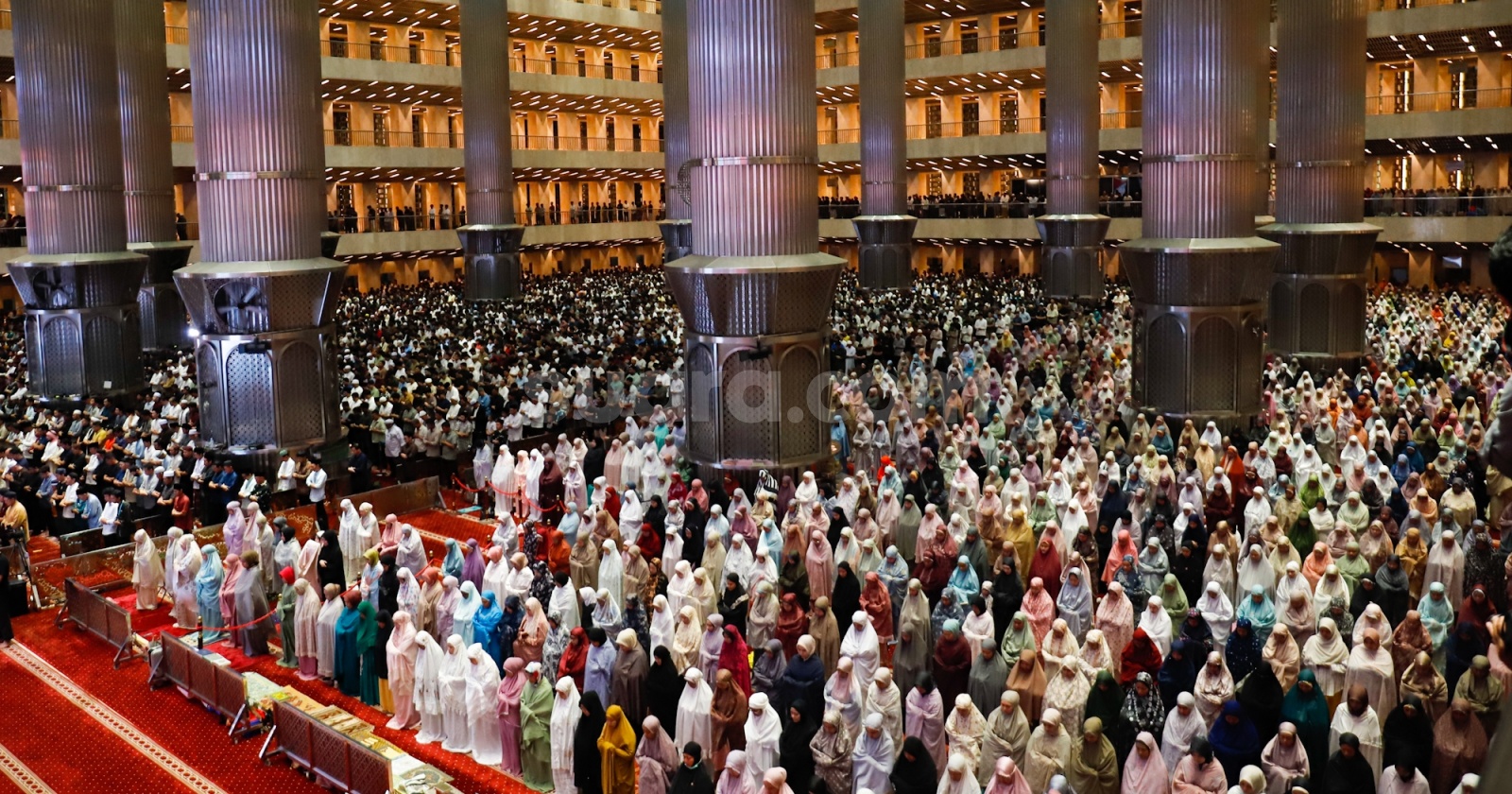 Keutamaan Salat Tarawih Malam ke-14 Ramadan – Malaikat Jadi Saksi Ibadah
