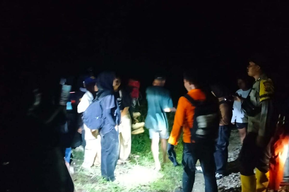 Program Terbaru: SAR gabungan evakuasi 6 pendaki tersesat di Gunung Lamari Ampana