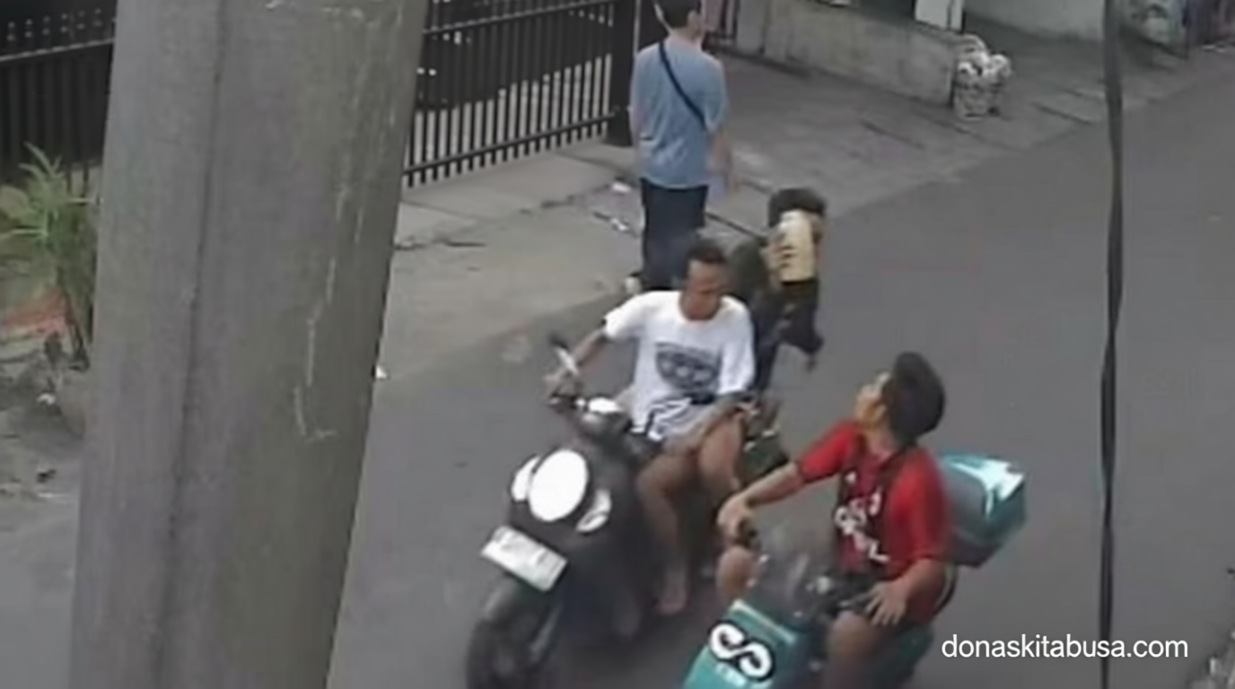 Important Visit: 2 Pria Diduga Siram Air Keras ke Pemotor Listrik di Cengkareng
