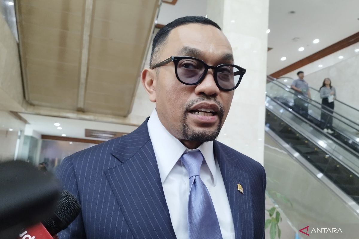 Hasil Pertemuan: Hukum kemarin, Sahroni diperas oknum KPK hingga penyerahan uang negara