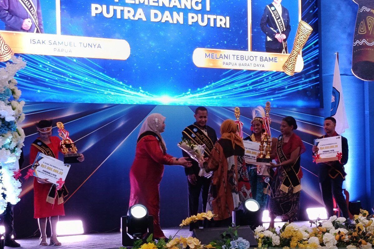 Pembahasan Penting: Isak Tunya-Melani Bame terpilih jadi Duta Bahasa Papua 2026
