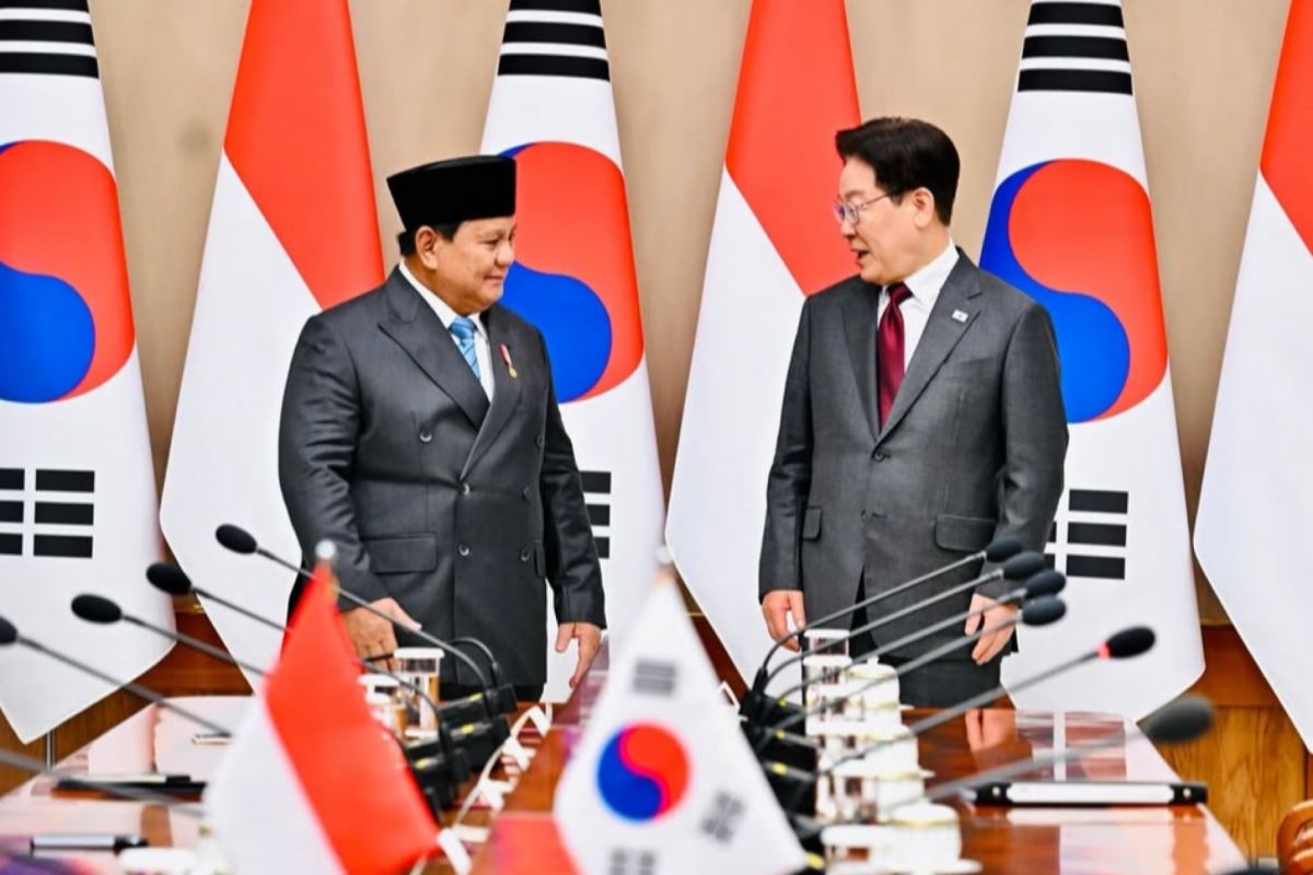 Agenda Utama: Politik kemarin, Presiden terima penghargaan Korea hingga SE WFH ASN