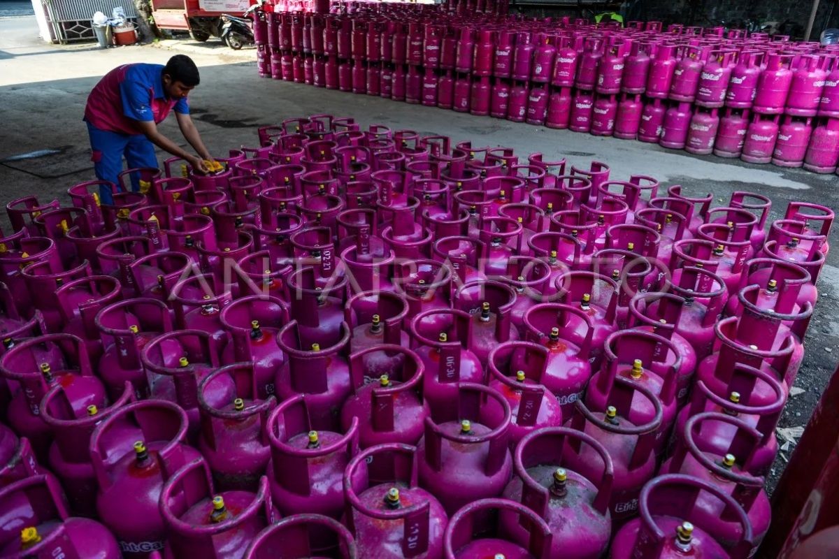 Main Agenda: Ekonomi sepekan, harga LPG 12 kg hingga rencana jalur baru kereta api