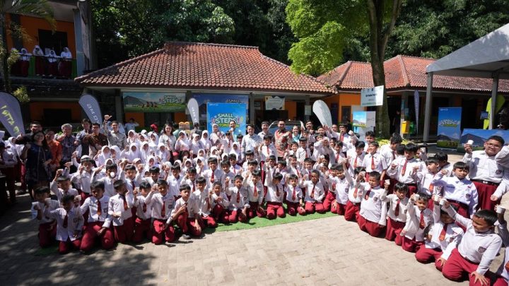 Key Strategy: BYD Sebar Ribuan Sepatu dan Tas, Dukung Langkah Anak Bangsa untuk Masa Depan