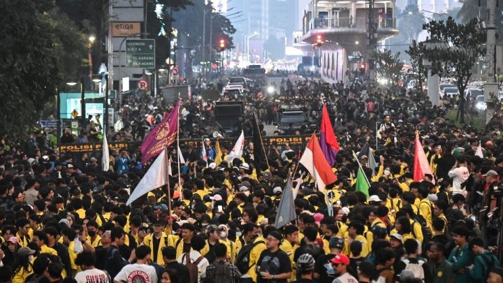 Tanggapi Tuntutan Demo – Istana Klaim Pemerintah Hemat APBN hingga Rp300 Triliun
