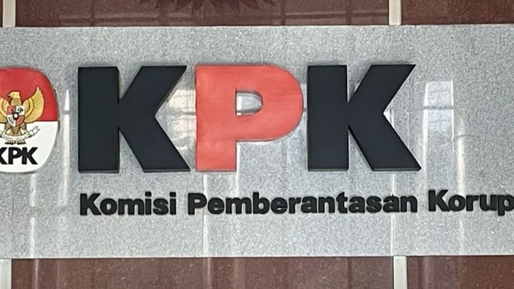 Visit Agenda: Bos Maktour Fuad Hasan Penuhi Panggilan KPK, Diperiksa Terkait Kasus Kuota Haji