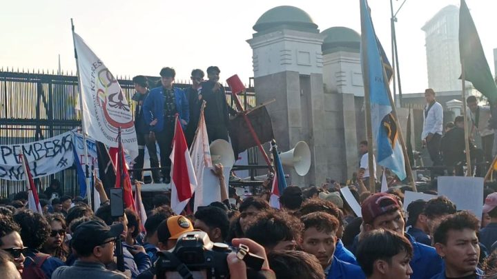 Facing Challenges: Bela Gibran Soal Mahasiswa UBK Terima Suap, Gerindra: Yakin Tidak Ada Sangkut Pautnya