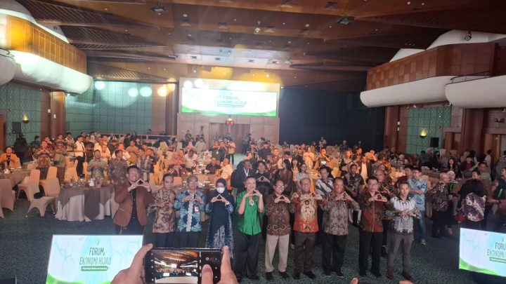Bantu Atasi Sampah Wisata – Menkop Ferry Usul Pokdarwis Berubah Jadi Koperasi
