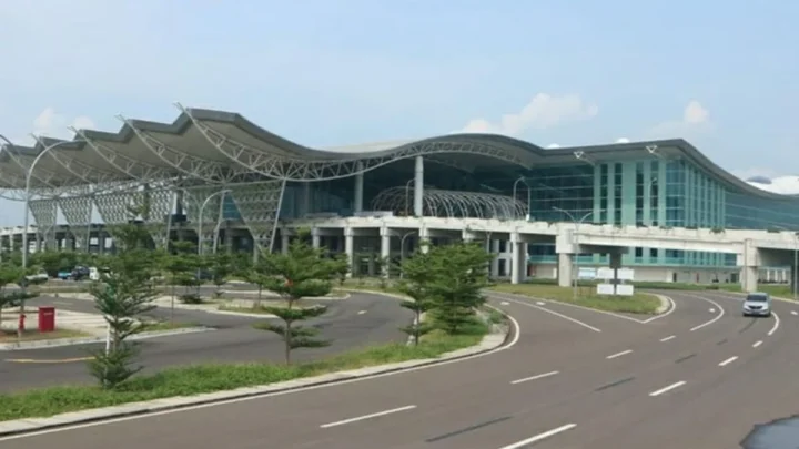 New Policy: Eks Bupati Majalengka Nilai Reaktivasi Bandara Husein Bisa Hambat Pengembangan Kertajati