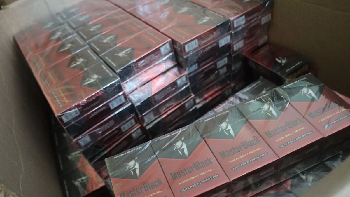 Bea Cukai Tindak Ratusan Ribu Batang Rokok Ilegal yang Diangkut Truk Mebel Menuju Lombok