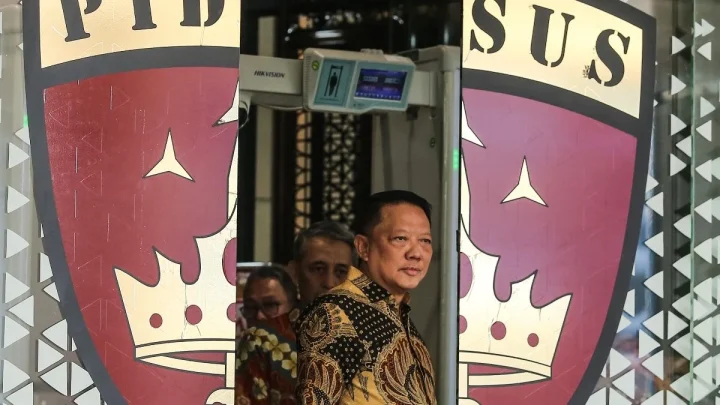 Eks Jampidsus Dicekal ke Luar Negeri Usai Jadi Tersangka – Berlaku 20 Hari