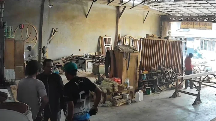 What Happened During: Viral Dugaan Pemalakan Pengrajin Kayu di Ngamprah KBB, Warganet Desak Polisi Bertindak