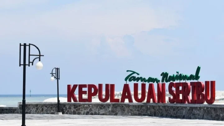 KM Makmur Jaya Mati Mesin di Pulau Pari – Diduga Akibat Bahan Bakar Tercampur Air