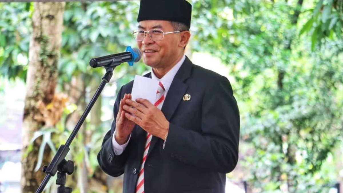 3235967561