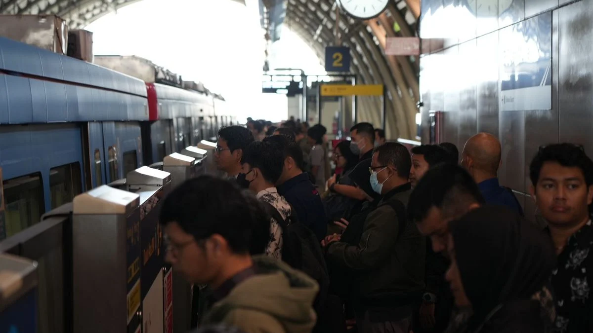 LRT Jabodebek Mendadak Mati Dekat Stasiun Cawang, Penumpang Panik Usai Terdengar Bunyi Ledakan