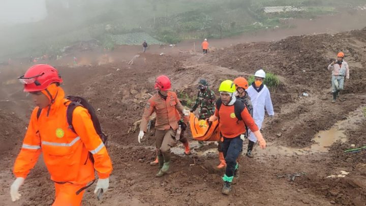Important News: Operasi SAR Longsor Pasirlangu Terus Berlanjut, 99 Bodypack Dievakuasi hingga Senin