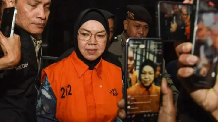 Baru Menang Telak Lawan Kotak Kosong – Bupati Sukoharjo Etik Suryani Diciduk KPK