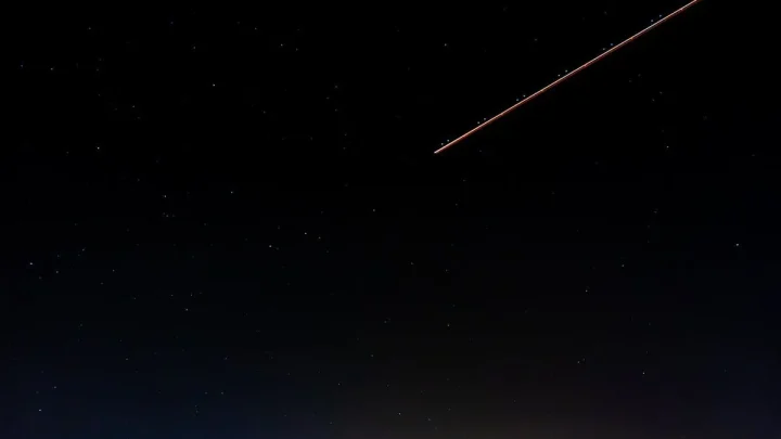 Bola Api Hijau Menggemparkan Langit Jawa – Ahli Falak Sebut Itu Meteor Diameter 1 Meter
