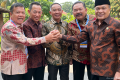 Visit Agenda: Momen Hangat Listyo Sigit dan ST Burhanuddin Berpegangan Tangan