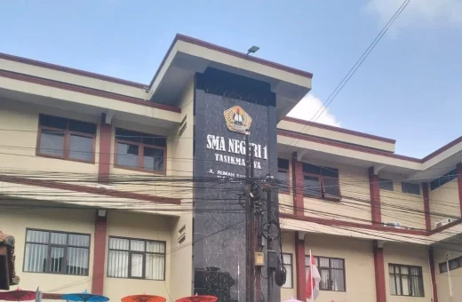 Dugaan Koordinator Pengepul Jalur Mandiri Unsoed, KPK Periksa Guru SMAN 1 Tasikmalaya