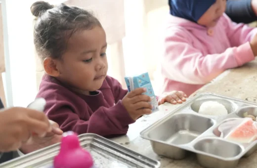 Kandungan Susu di MBG Wajib Minimal 80 Persen, Dapur yang Beri Susu Encer Terancam Ditutup