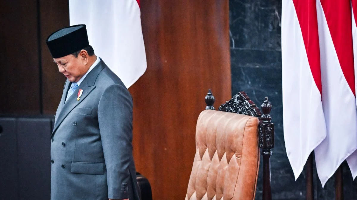 Prabowo Pantau Erupsi Gunung Anak Krakatau, Warga Diminta Gunakan Masker